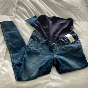 NWT Abercrombie + Fitch skinny maternity jeans. Size 27